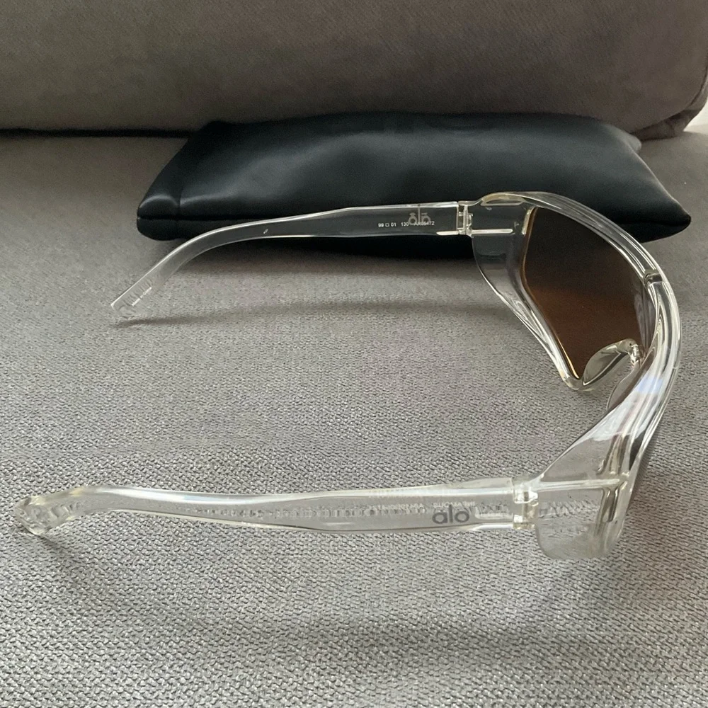 Alo Yoga Infamous Sunglasses Chrome Shiny/Clear